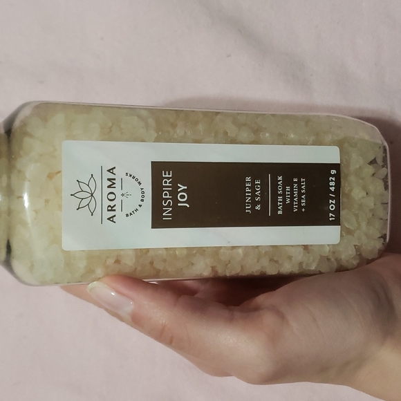 Bath And Body Works Aromatherapy Bath Soak Juniper & Sage - Picture 3 of 5